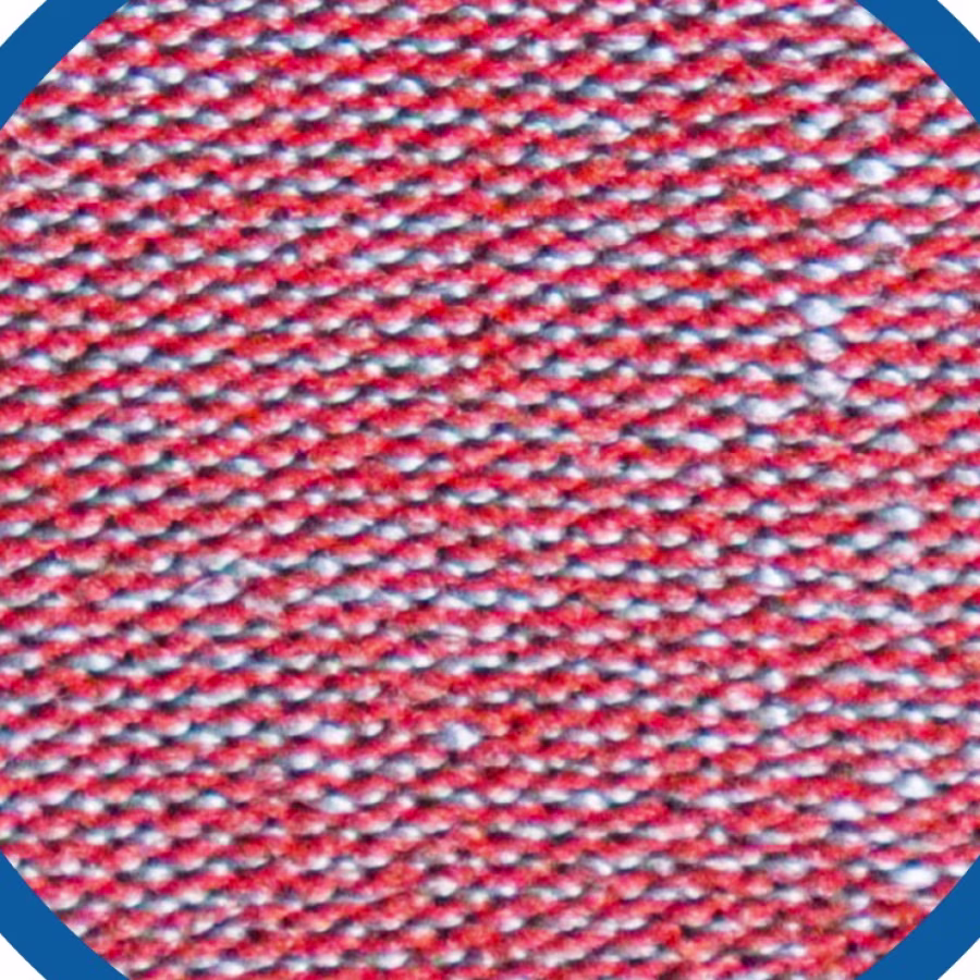 Macrofotografía AVIF de tejido anticorte ultrafino 21G rojo y gris