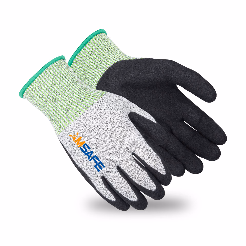 Guantes anticorte: par de guantes anticorte grises y verdes de HPPE con nitrilo negro